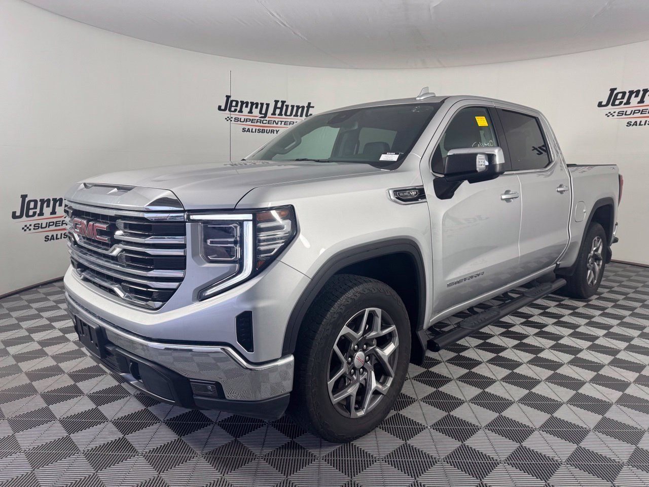 Used 2022 GMC Sierra 1500 SLT w/ LPO, GMC Protection Package AWD/4WD image 1