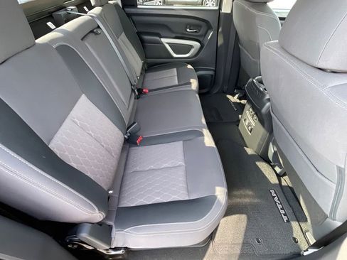 Used 2024 Nissan Titan SV w/ SV Convenience Package image 24