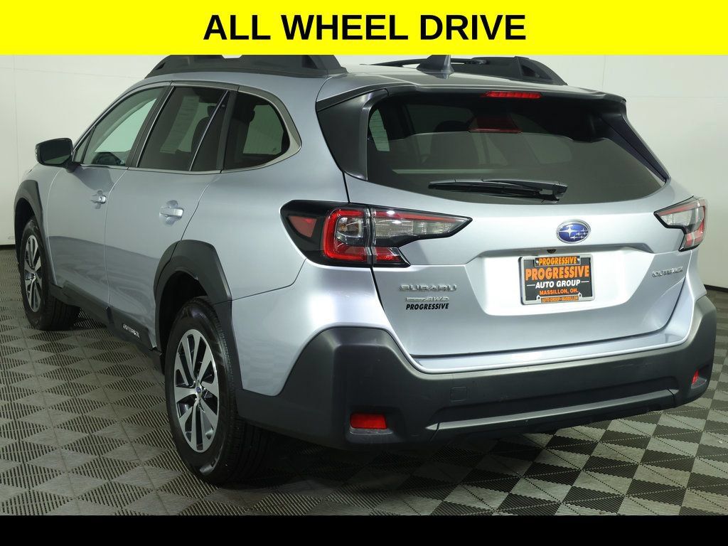 Used 2024 Subaru Outback Premium AWD/4WD image 4