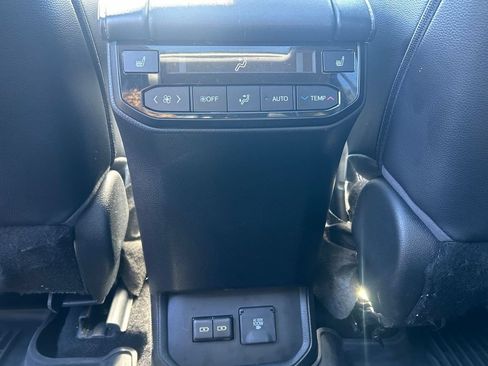 Used 2022 Toyota Highlander Platinum AWD/4WD image 38