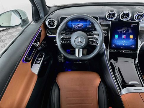 Used 2025 Mercedes-Benz GLC 300 image 20