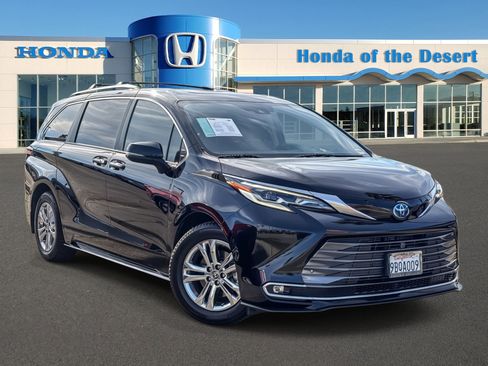 Used 2022 Toyota Sienna Platinum image 1