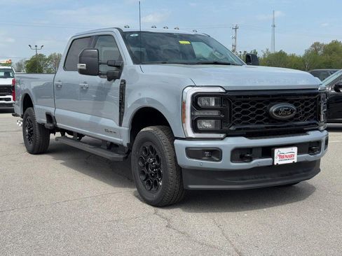 New 2026 Ford F350 Lariat w/ Black Appearance Package AWD/4WD image 2