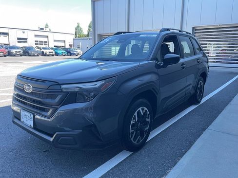 Used 2025 Subaru Forester image 3