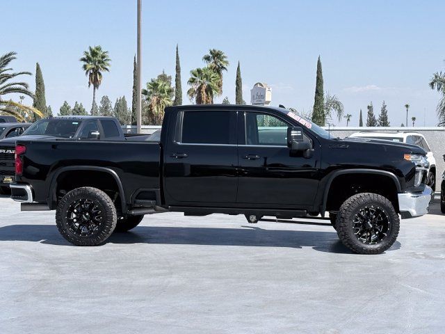 Used 2020 Chevrolet Silverado 2500 LTZ w/ LTZ Premium Package AWD/4WD image 4
