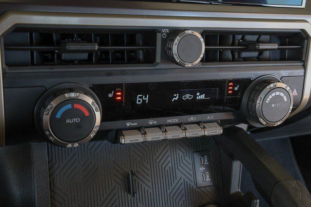 Used 2025 Toyota Tacoma TRD Off-Road AWD/4WD image 20
