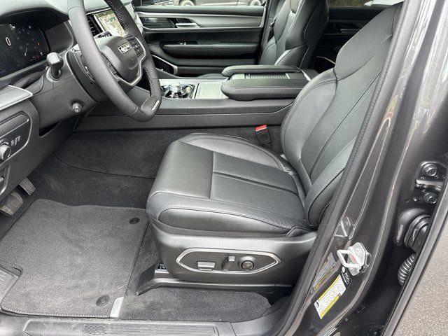 New 2026 Jeep Grand Wagoneer Limited AWD/4WD image 11