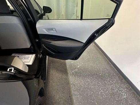 Used 2025 Toyota Corolla LE image 21