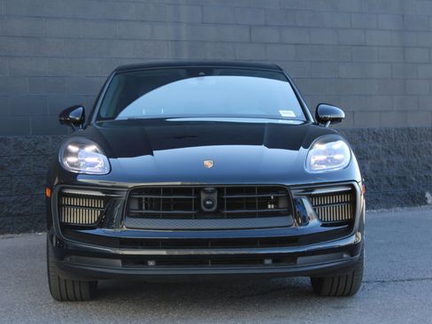 Certified 2023 Porsche Macan S image 7