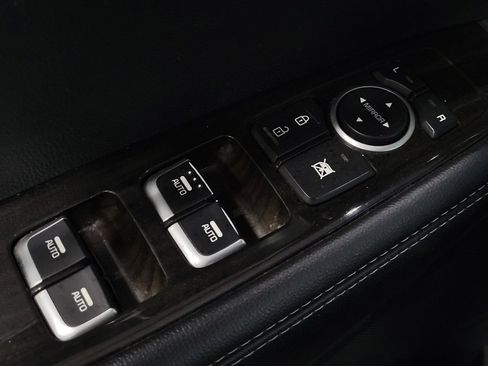 Used 2019 Kia Sorento LX image 27