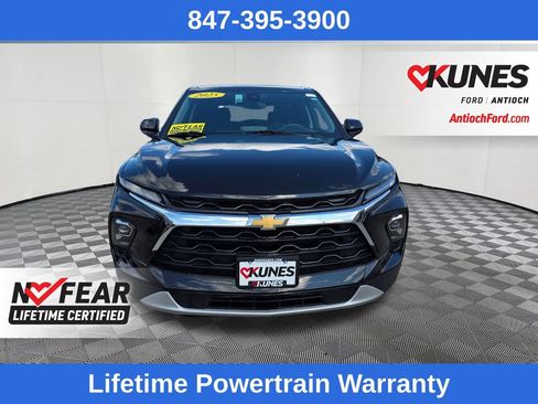 Used 2025 Chevrolet Blazer LT FWD image 2