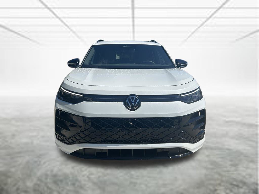 New 2026 Volkswagen Tiguan SE R-Line FWD image 8