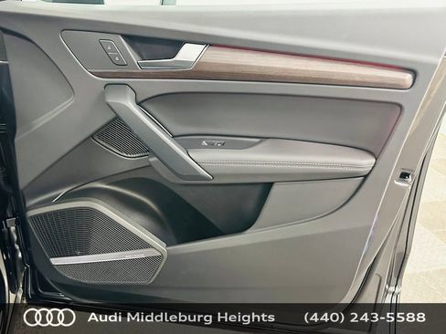 Certified 2025 Audi Q5 e Premium Plus w/ Premium Plus Package AWD/4WD image 30