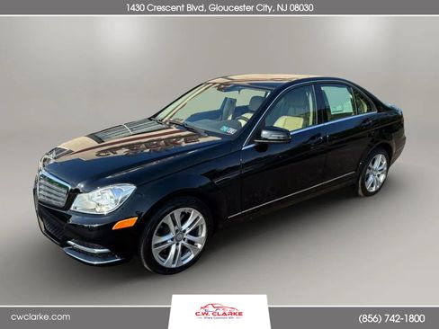 Used 2014 Mercedes-Benz C 300 C 300 4MATIC Luxury Sedan 4D image 9