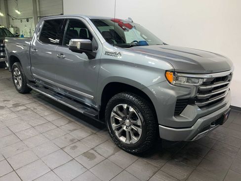 Used 2023 Chevrolet Silverado 1500 High Country w/ Technology Package image 2