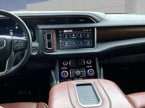 Used 2023 GMC Yukon Denali Ultimate AWD/4WD image 16