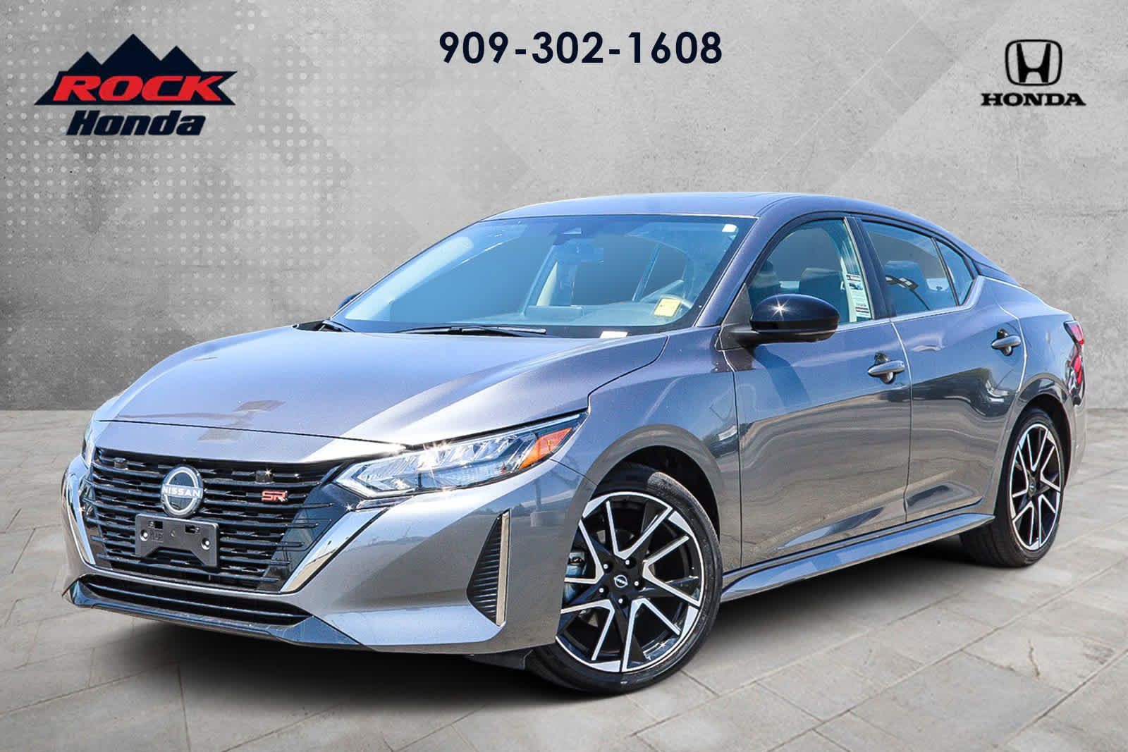 Used 2025 Nissan Sentra SR w/ SR Premium Package FWD image 1