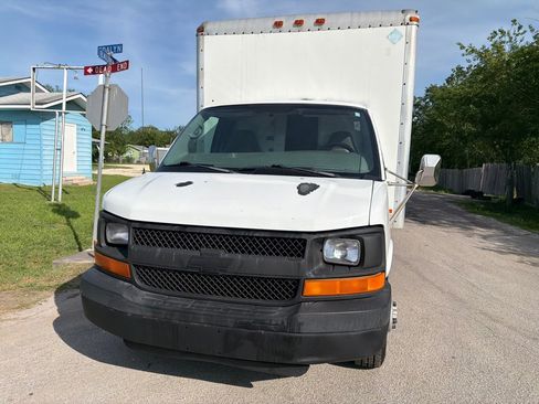 Used 2006 Chevrolet Express 3500 RWD image 24