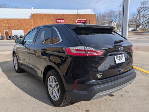 Used 2024 Ford Edge SEL image 9