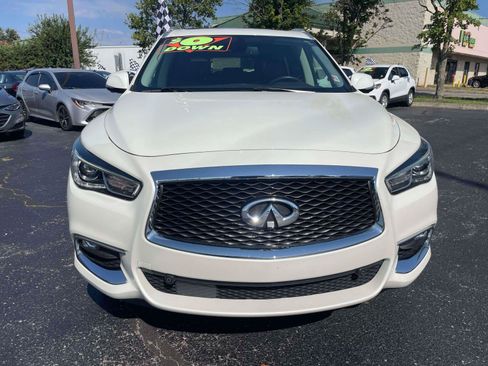Used 2020 INFINITI QX60 Luxe w/ Essential Package FWD image 2