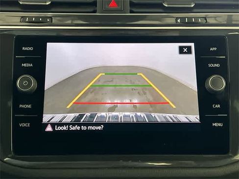 Certified 2022 Volkswagen Tiguan SE R-Line image 14