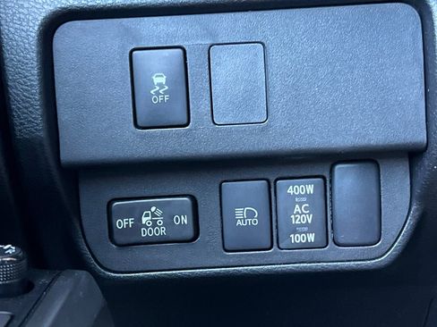 Certified 2023 Toyota Tacoma TRD Off-Road image 32