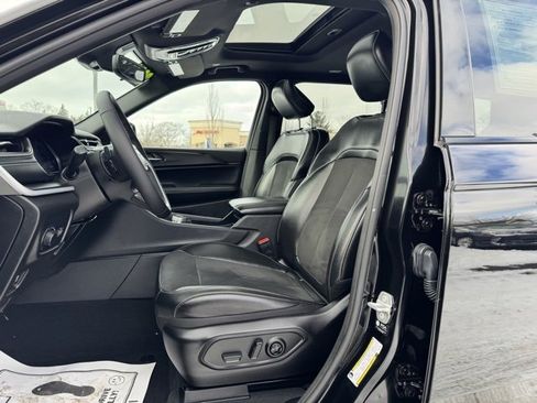 Used 2024 Jeep Grand Cherokee L Altitude image 17