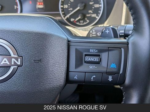 Used 2025 Nissan Rogue SV FWD image 18
