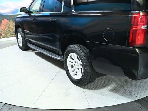 Used 2018 Chevrolet Suburban LT image 7