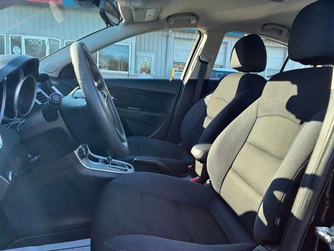 Used 2016 Chevrolet Cruze LT image 3