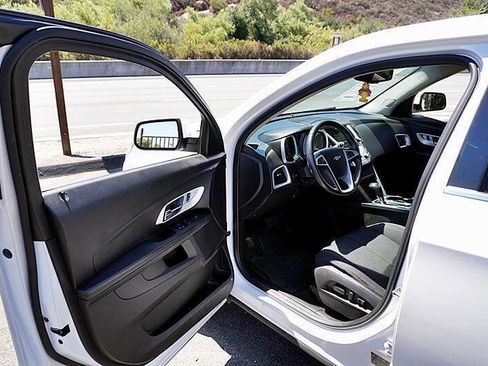 Used 2017 Chevrolet Equinox LT w/ Convenience Package image 31