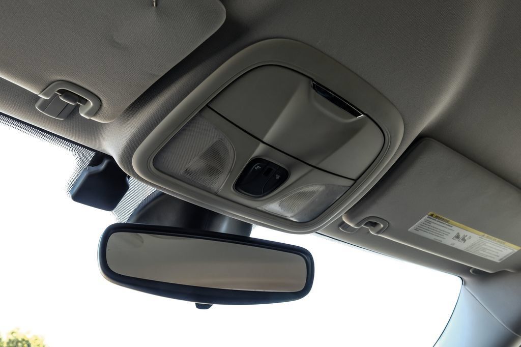 Used 2021 Jeep Cherokee Latitude Plus FWD image 29