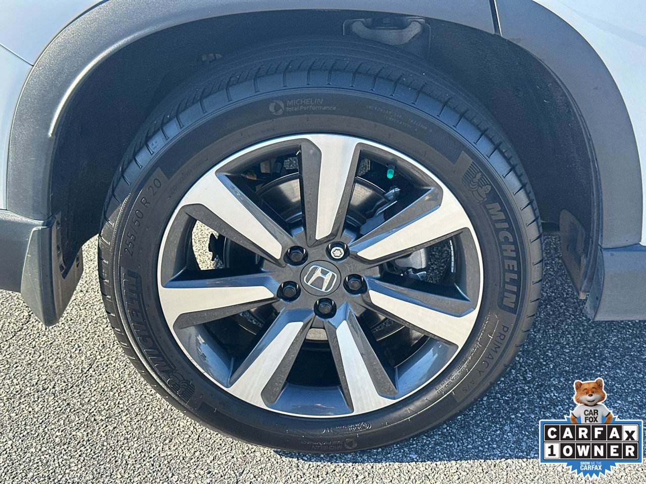 Used 2025 Honda Pilot Touring image 17