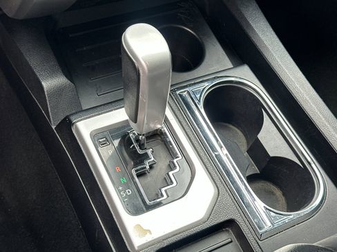 Used 2018 Toyota Tundra SR5 w/ SR5 Upgrade Package image 19