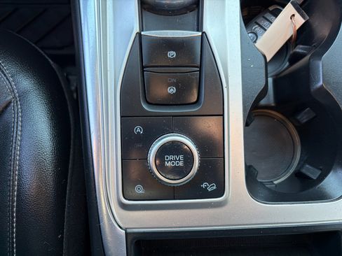 Used 2020 Ford Explorer Limited image 25