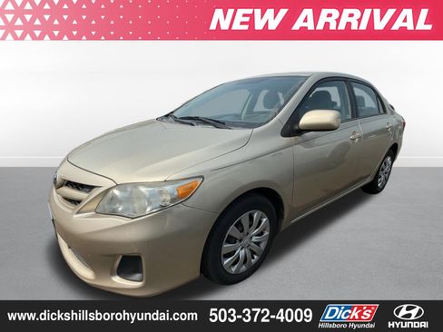 Used 2012 Toyota Corolla LE FWD image 3