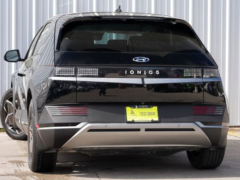 Used 2023 Hyundai Ioniq 5 SEL image 5