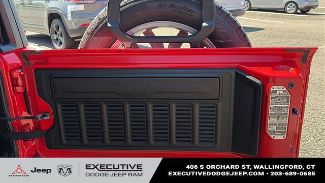 Used 2024 Jeep Wrangler Unlimited w/ Convenience Group AWD/4WD image 24
