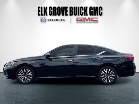 Used 2024 Nissan Altima 2.5 SV image 7