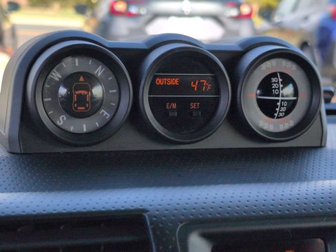 Used 2012 Toyota FJ Cruiser 4WD w/ Upgrade Pkg image 26