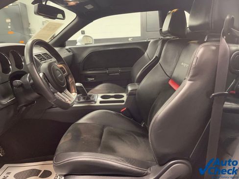 Used 2014 Dodge Challenger SRT8 image 14