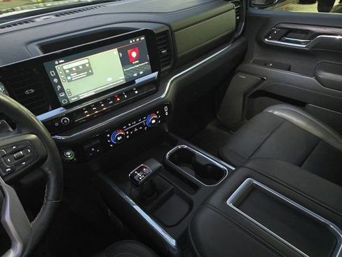 Used 2022 GMC Sierra 1500 SLT w/ SLT Premium Plus Package image 24