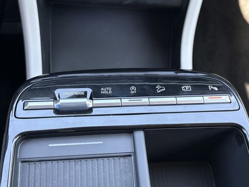 New 2026 Hyundai Tucson Limited image 32