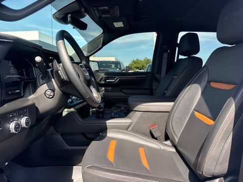 Used 2025 GMC Sierra 1500 AT4 w/ AT4 Premium Package AWD/4WD image 13