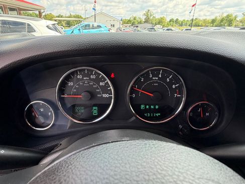 Used 2017 Jeep Wrangler Unlimited Rubicon w/ Connectivity Group AWD/4WD image 25