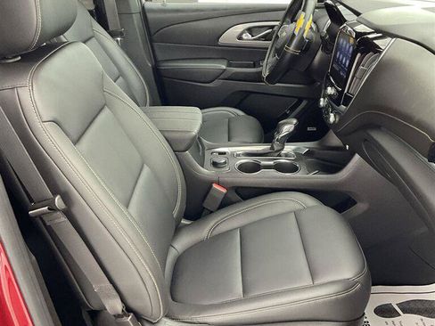 Used 2023 Chevrolet Traverse LT w/ LT Premium Package AWD/4WD image 13