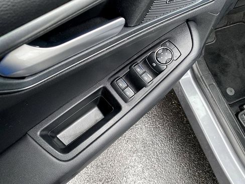 Used 2024 Ford Edge SE w/ Black Appearance Package image 10