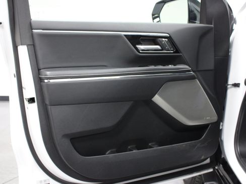 Used 2025 GMC Sierra EV Denali AWD/4WD image 11