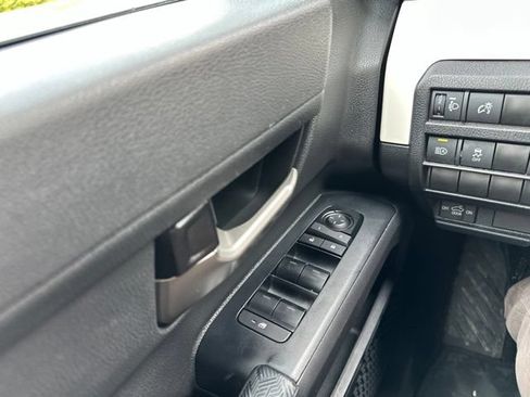 Used 2024 Toyota Tacoma TRD Off-Road AWD/4WD image 39