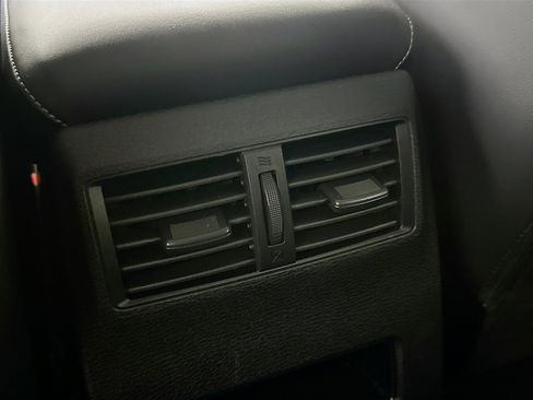 Used 2024 Mitsubishi Outlander SE image 27